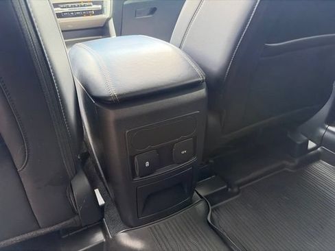 Used 2024 Ford Explorer XLT w/ Equipment Group 202A AWD/4WD image 24