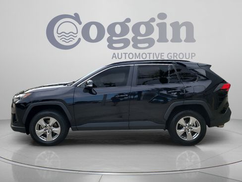 Used 2024 Toyota RAV4 XLE AWD/4WD image 2