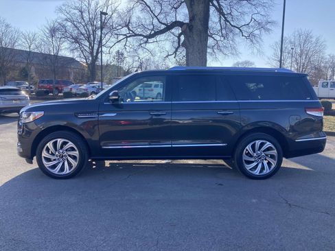 Certified 2022 Lincoln Navigator L Reserve image 8