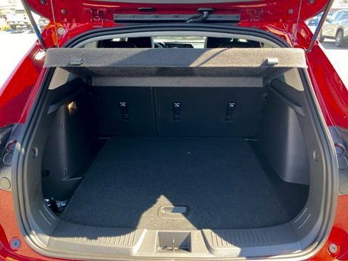 New 2026 Chevrolet Trax LT w/ Sunroof Package FWD image 15