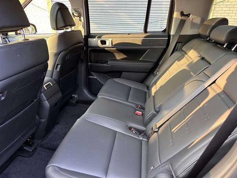 Used 2024 Hyundai Santa Fe Limited AWD/4WD image 21
