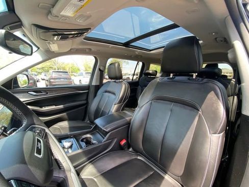 Used 2023 Jeep Grand Cherokee L Limited AWD/4WD image 23