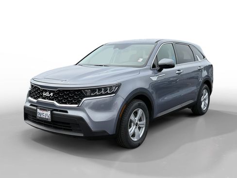 Used 2022 Kia Sorento LX image 1