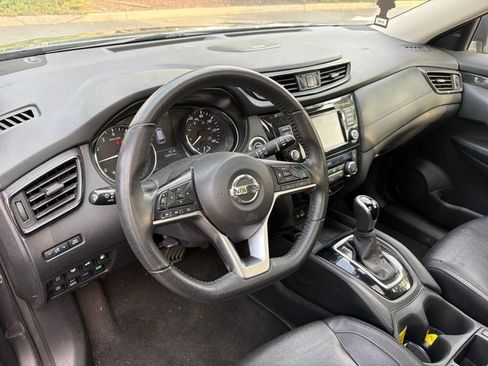 Used 2020 Nissan Rogue SL w/ Premium Package AWD/4WD image 10