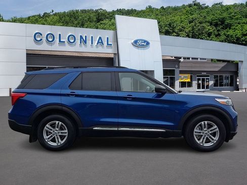 Used 2022 Ford Explorer XLT w/ Equipment Group 202A AWD/4WD image 5