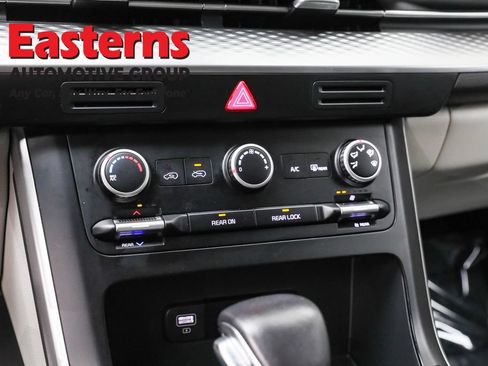 Used 2024 Kia Carnival LX FWD image 20