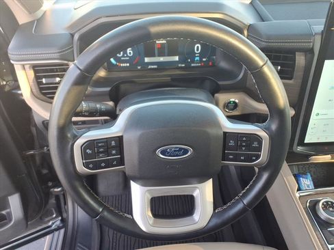 Used 2022 Ford Expedition Max Limited image 16