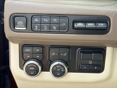 Used 2022 GMC Yukon XL Denali w/ Max Trailering Package AWD/4WD image 27