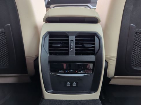 Certified 2023 BMW 330i Sedan w/ Premium Package image 38