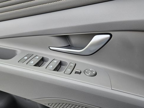 New 2026 Hyundai Elantra Sport FWD image 28