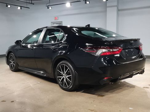 Used 2024 Toyota Camry SE image 5