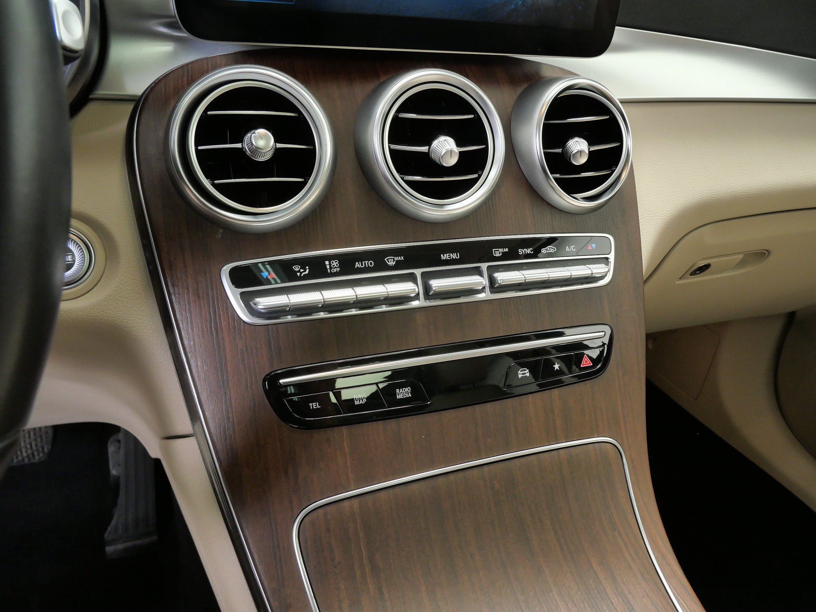 Used 2022 Mercedes-Benz GLC 300 4MATIC image 21