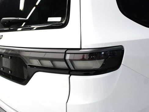 New 2026 Jeep Grand Wagoneer L Limited AWD/4WD image 53