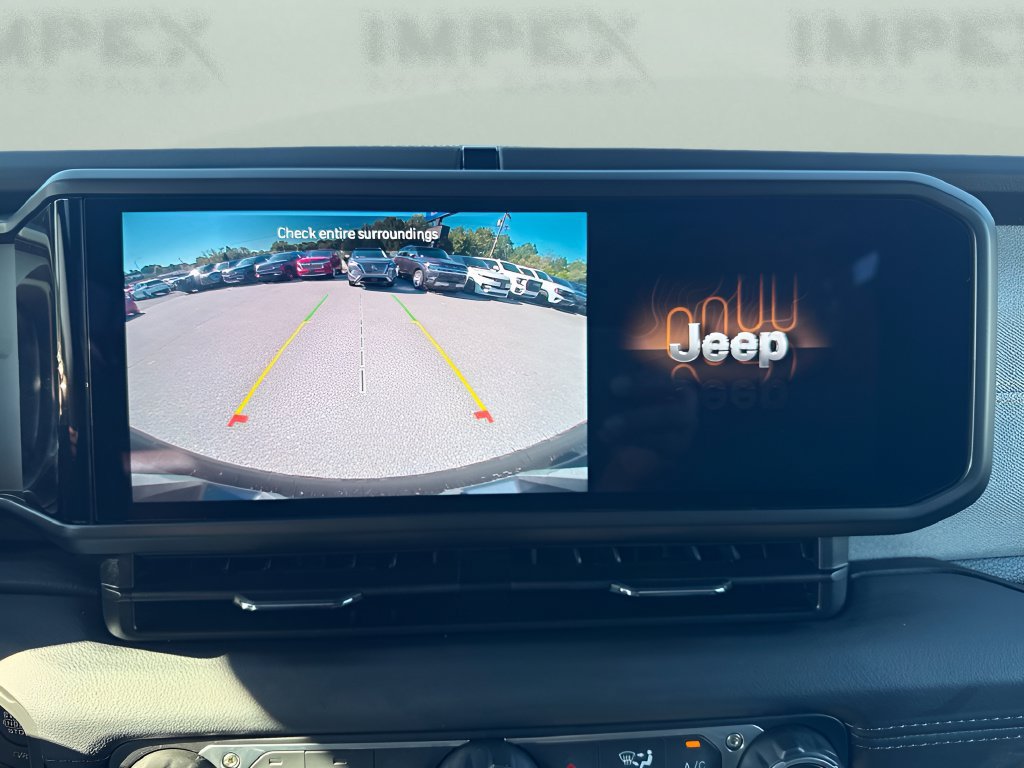 Used 2026 Jeep Wrangler Unlimited Sahara AWD/4WD image 21
