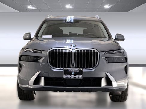 Used 2023 BMW X7 xDrive40i w/ Premium Package image 5