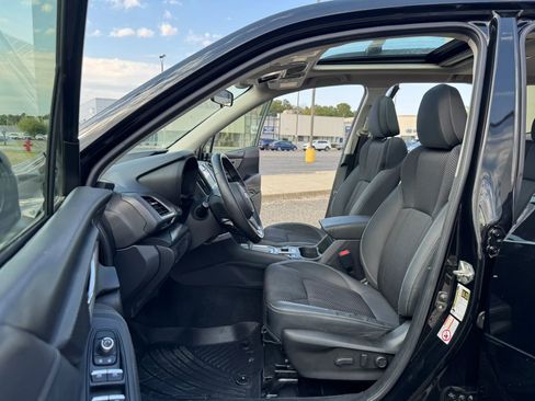Used 2019 Subaru Forester Premium AWD/4WD image 9