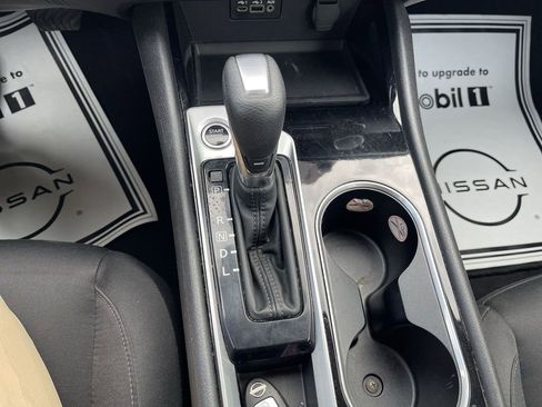 Used 2024 Nissan Altima 2.5 SV image 19