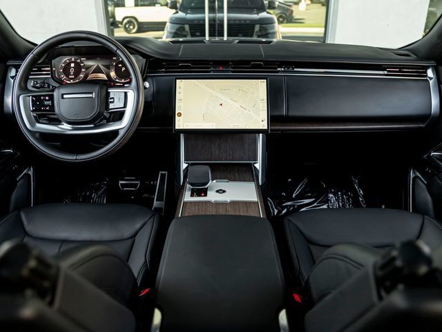 Certified 2024 Land Rover Range Rover SE AWD/4WD image 19