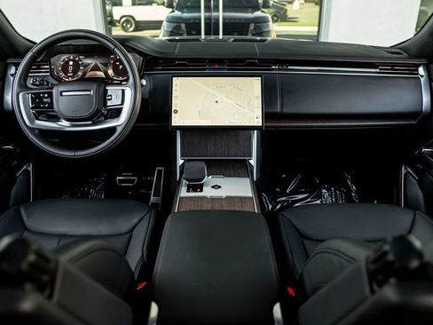 Certified 2024 Land Rover Range Rover SE AWD/4WD image 19