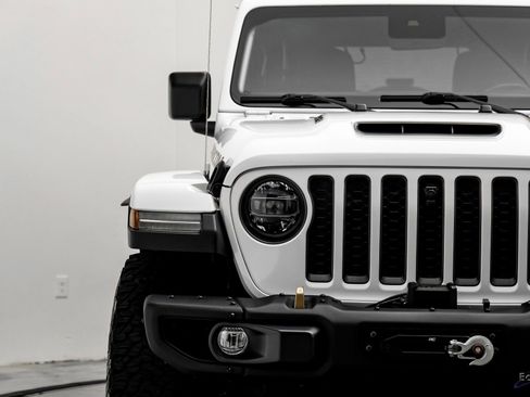 Used 2022 Jeep Wrangler Unlimited Rubicon w/ Xtreme Recon 35" Tire Package image 29