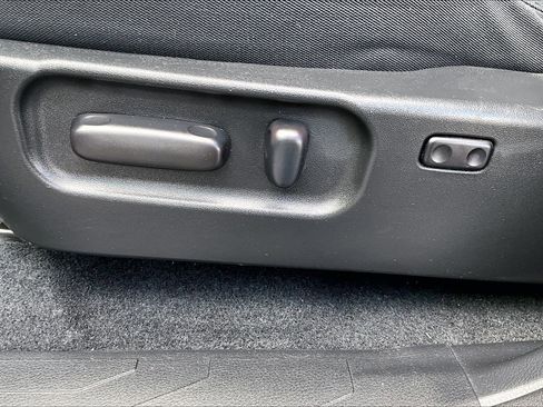 Used 2022 Toyota Tacoma TRD Sport AWD/4WD image 34