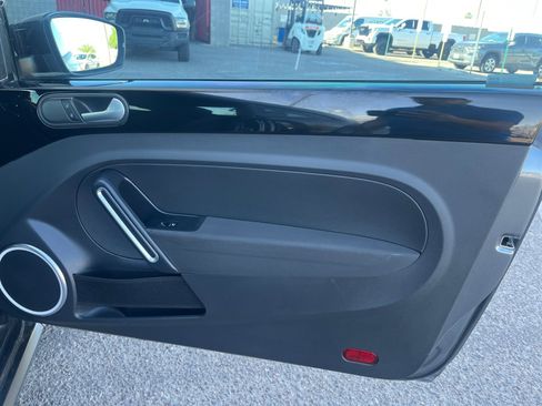 Used 2013 Volkswagen Beetle 2.0T image 18