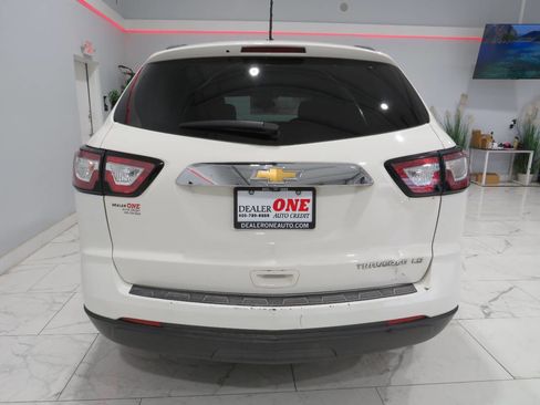 Used 2014 Chevrolet Traverse LS image 4
