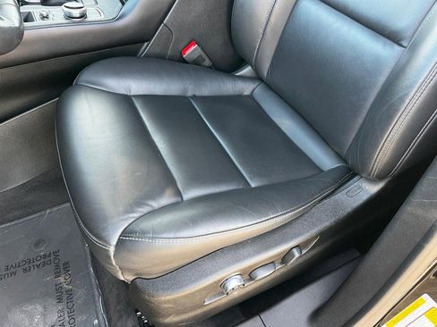 Used 2024 Cadillac XT4 Premium Luxury image 14