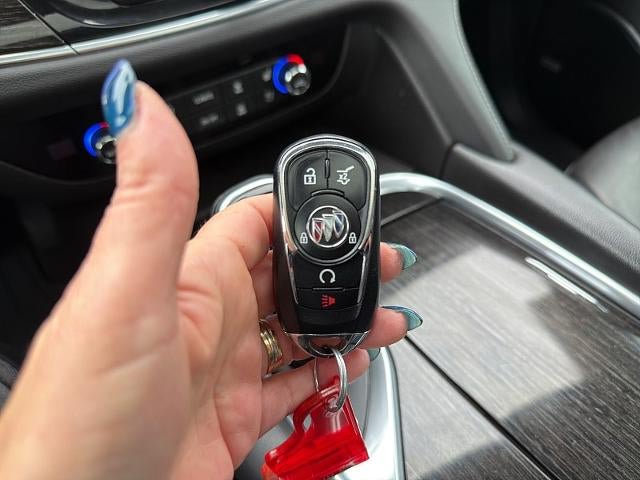 Used 2020 Buick Enclave Avenir w/ Avenir Technology Package AWD/4WD image 29