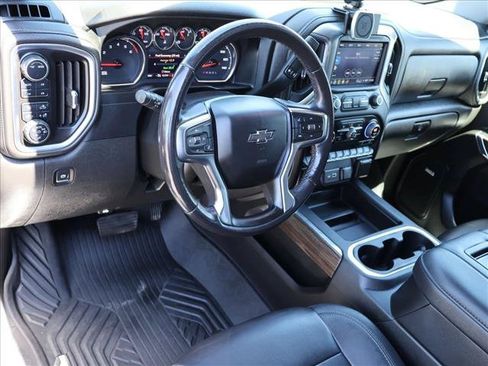 Used 2022 Chevrolet Silverado 1500 LT Trail Boss w/ LT Trail Boss Premium Package AWD/4WD image 11