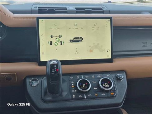 Used 2024 Land Rover Defender 110 X AWD/4WD image 15
