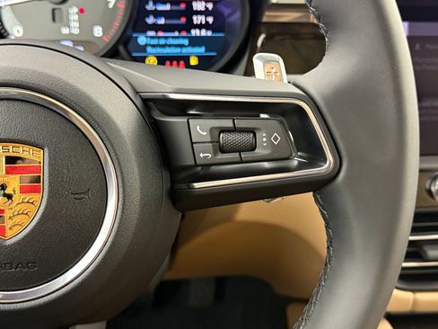 Certified 2026 Porsche Macan AWD/4WD image 28