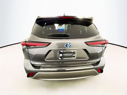 Used 2024 Toyota Highlander Platinum AWD/4WD image 15