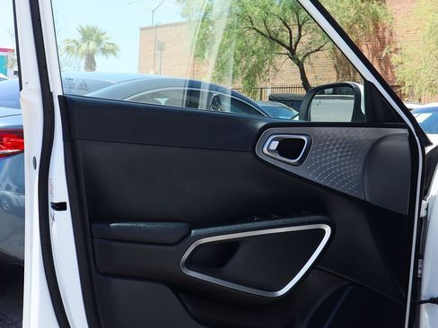 Used 2023 Kia Soul LX w/ Option Group 015 image 36