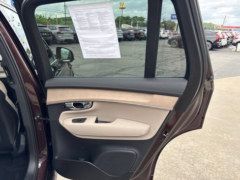 Certified 2025 Volvo XC90 B5 Core w/ Climate Package AWD/4WD image 36
