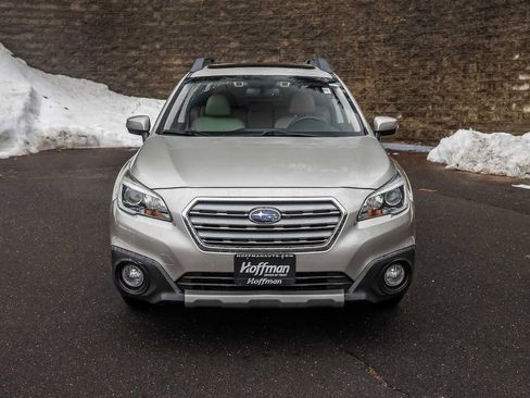 Used 2016 Subaru Outback 2.5i Limited image 2