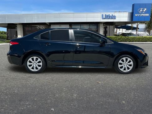 Used 2025 Toyota Corolla LE FWD image 9