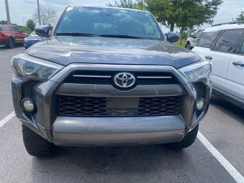 Used 2020 Toyota 4Runner SR5 AWD/4WD image 3