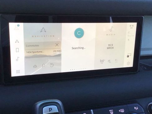 Used 2023 Land Rover Defender 90 SE image 27