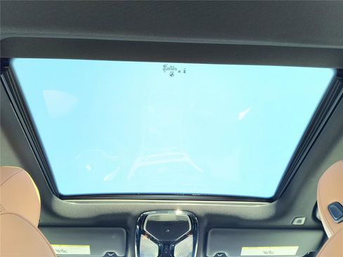 New 2026 BMW 330i Sedan w/ Premium Package image 11