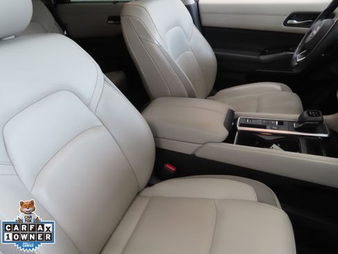 Used 2023 Nissan Pathfinder SL w/ SL Premium Package FWD image 30