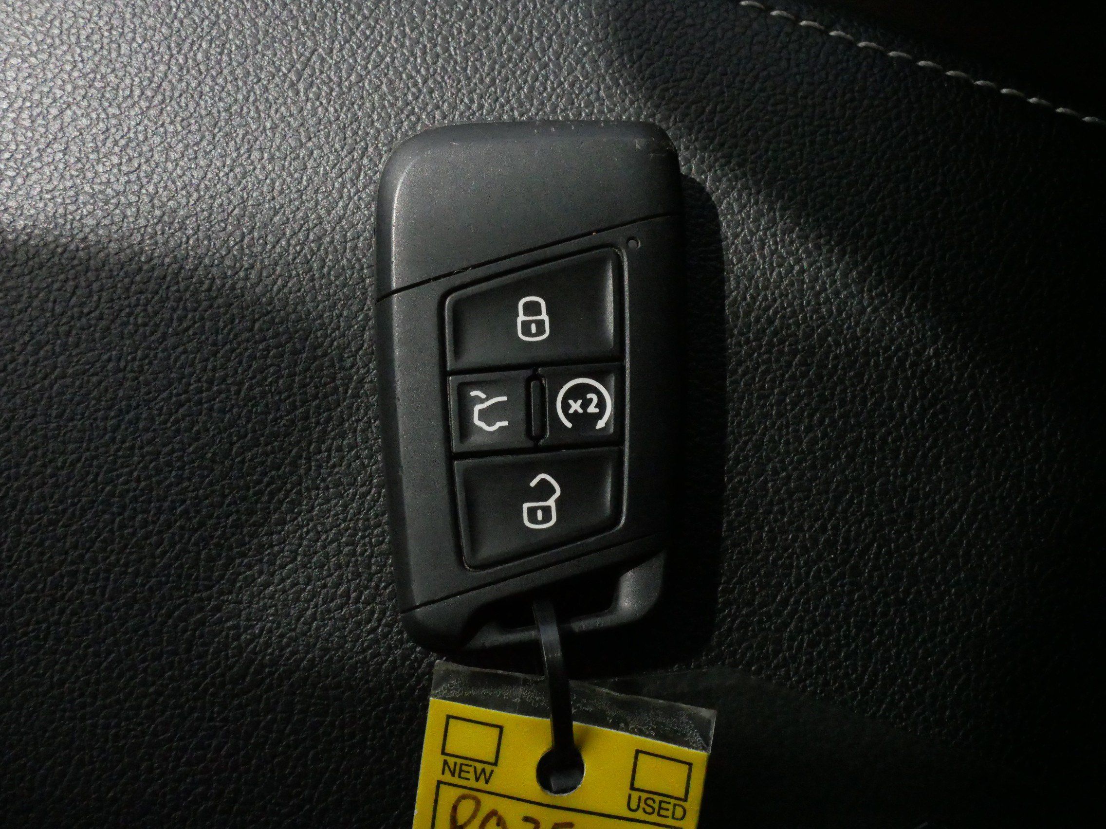 Used 2022 Volkswagen Tiguan SE w/ Panoramic Sunroof Package AWD/4WD image 32