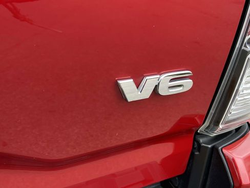 Used 2021 Toyota Tacoma Limited image 33