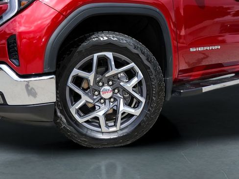 Used 2022 GMC Sierra 1500 SLT AWD/4WD image 4