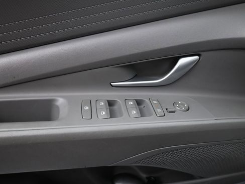 Used 2024 Hyundai Elantra SEL image 10