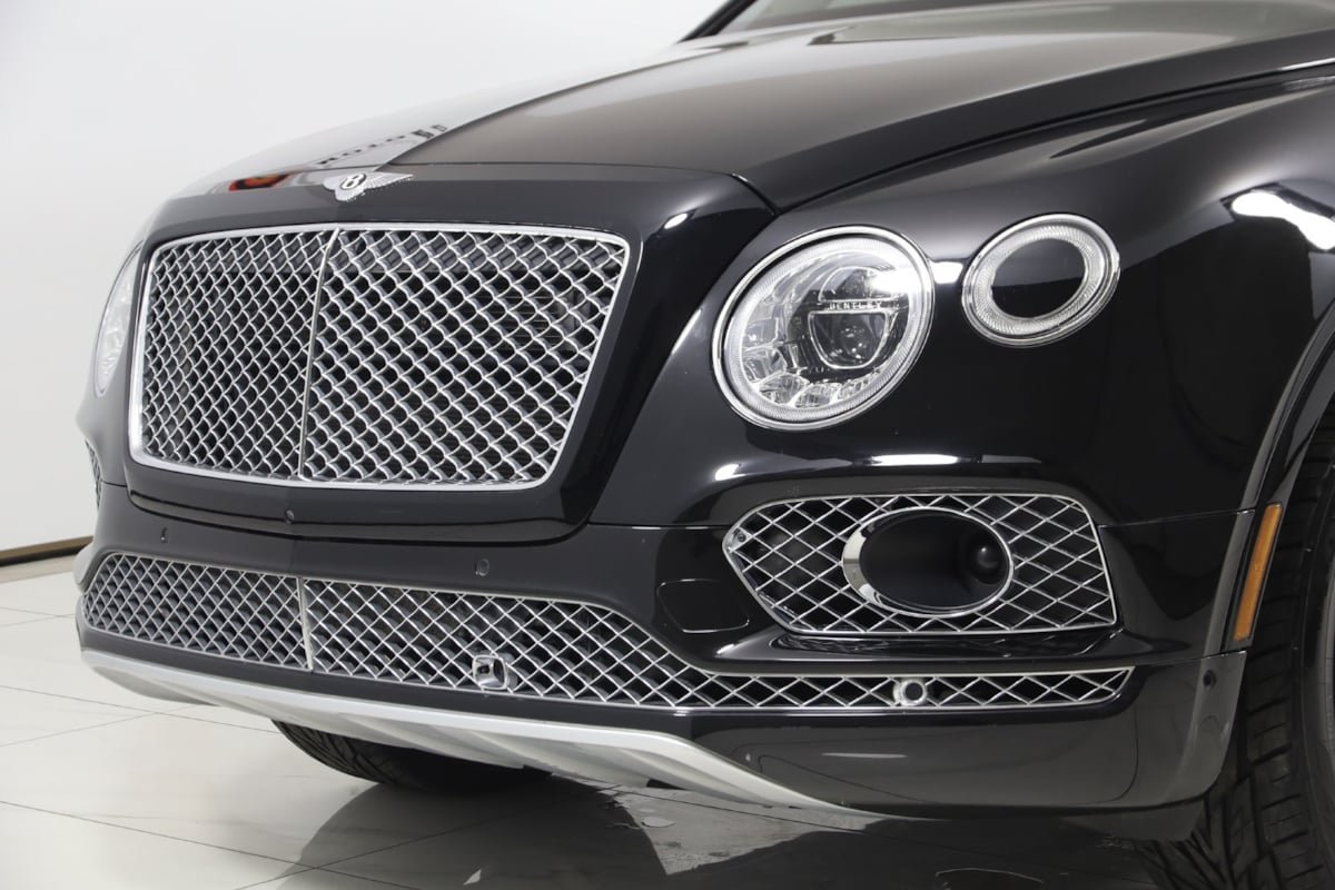 Used 2018 Bentley Bentayga AWD/4WD image 76