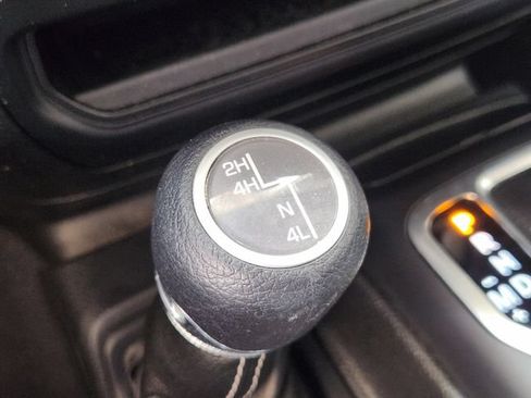 Used 2019 Jeep Wrangler Unlimited Sahara w/ Safety Group AWD/4WD image 21