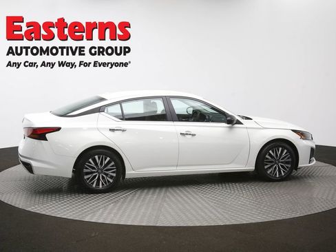 Used 2025 Nissan Altima 2.5 SV FWD image 43