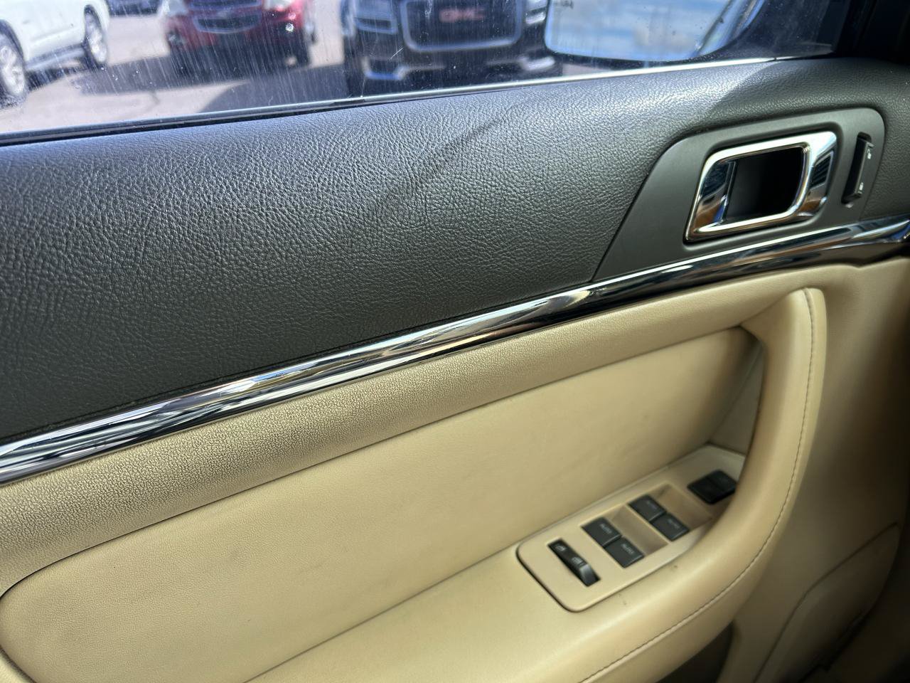 Used 2011 Lincoln MKS AWD image 25