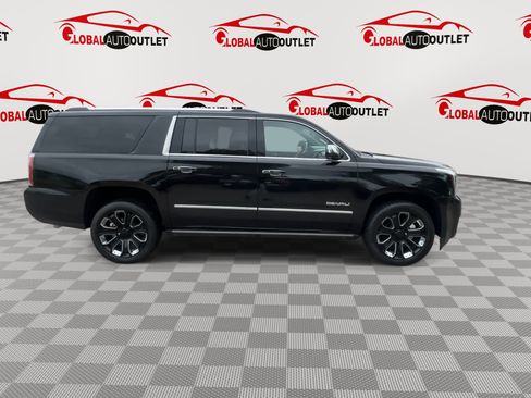 Used 2019 GMC Yukon XL Denali w/ Denali Ultimate Package AWD/4WD image 9
